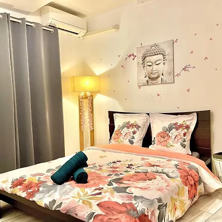 *le Lotus*fiber Wifi*hyper Center* Apartment Salon-de-Provence
